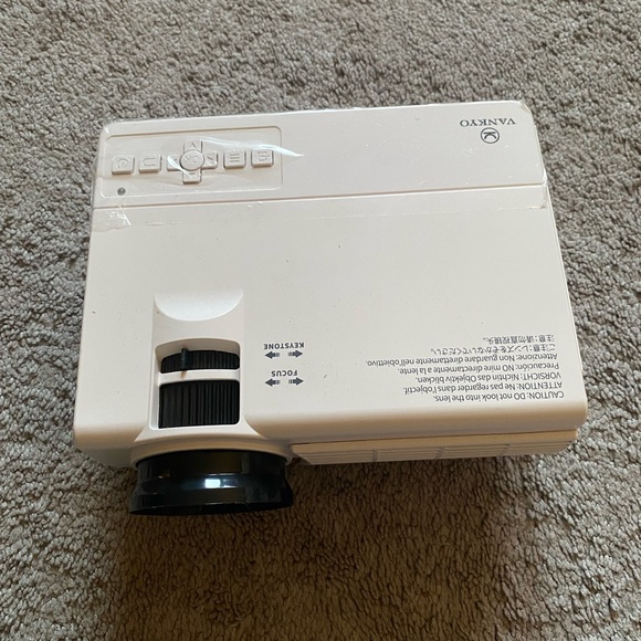 Vanyko Leisure 3 Projector - Picture 9 of 12